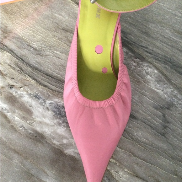 Bronx Pointy Toe Elasticized Kitten Heel Pumps Ankle Strap Pink - Picture 9 of 16